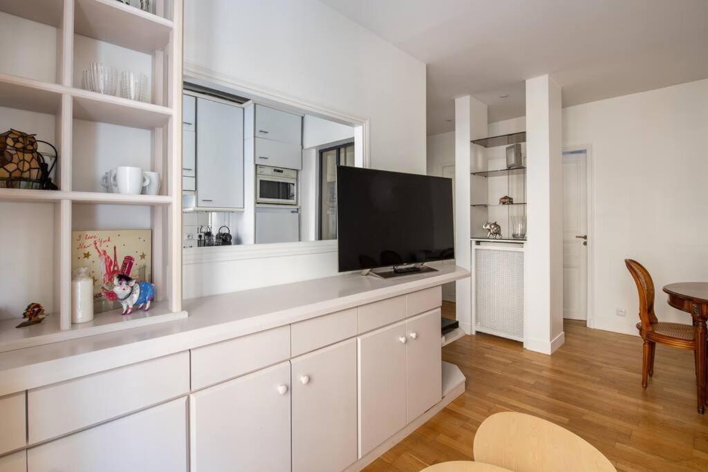 Goujon - Cozy In Nation-picpus Neighborhood Apartment *